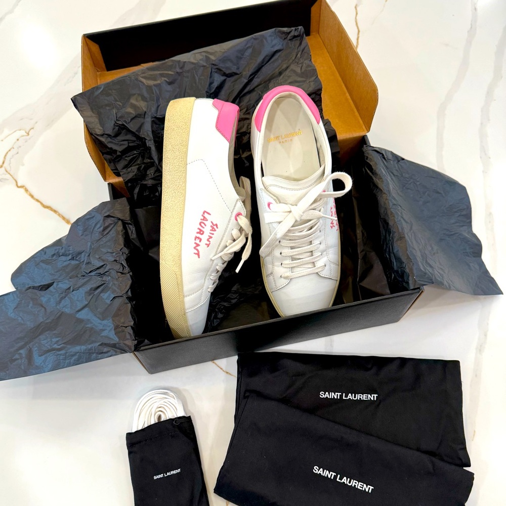 Saint Laurent SL/06 Women court classic allacciata.